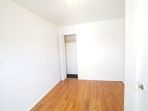 984 Metropolitan Ave-Unit -3-B in Brooklyn, NY - Building Photo - Building Photo