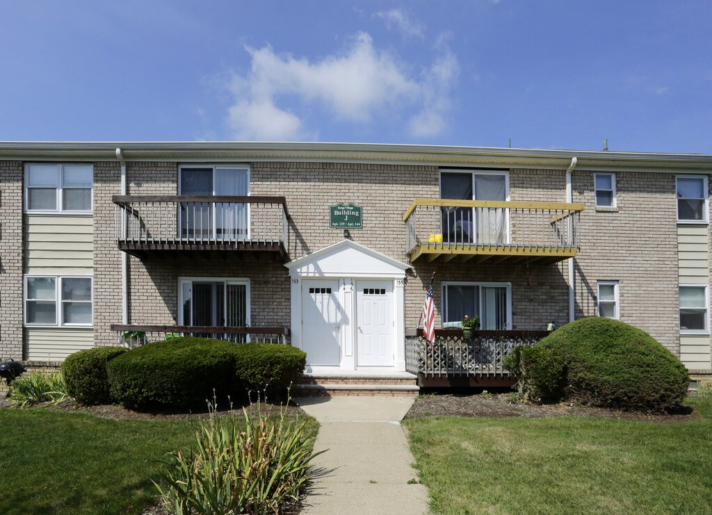 Kings Village Apartments in Budd Lake, NJ