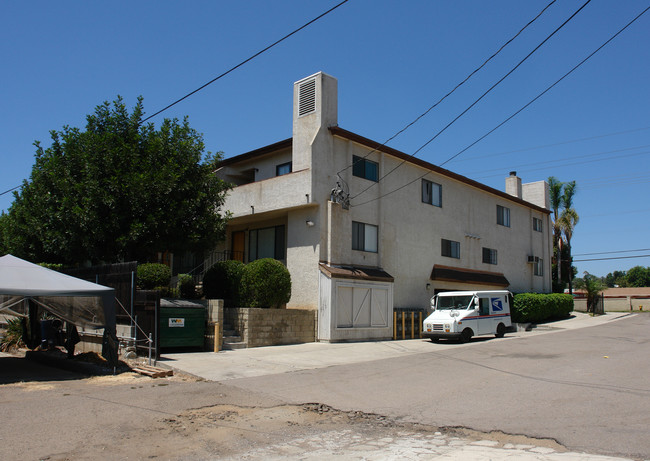 12027 Royal Rd in El Cajon, CA - Building Photo - Building Photo