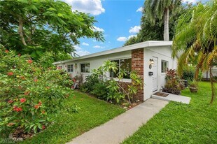 817 Courtington Ln in Ft. Myers, FL - Building Photo