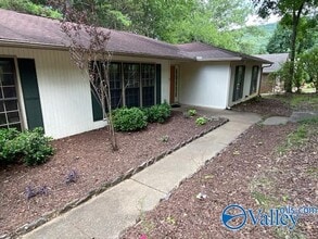 7804 Smoke Rise Rd SE in Huntsville, AL - Building Photo - Building Photo