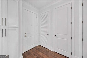 6890 Peachtree Dunwo Rd, Unit 104 in Sandy Springs, GA - Building Photo - Building Photo