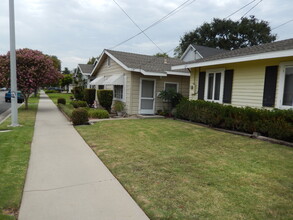 209 W Dexter St in Covina, CA - Building Photo - Building Photo