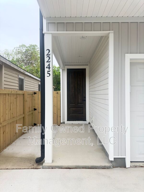 2245 Fillmore St in North Charleston, SC - Building Photo - Building Photo