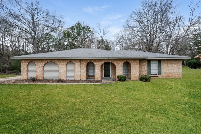 408 Brenmar St in Brandon, MS - Building Photo