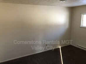 822 4th St SW in Valley City, ND - Building Photo - Building Photo