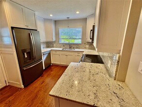 438 Lakeview Ave in Winter Park, FL - Building Photo - Building Photo