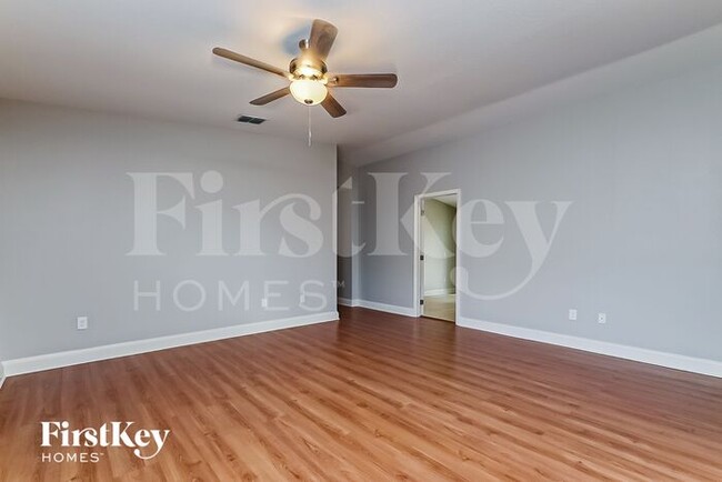 5121 44th Ave N in St. Petersburg, FL - Building Photo - Building Photo