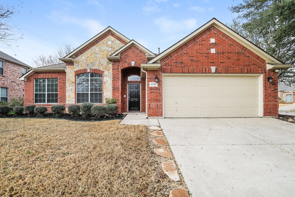 4300 Briarcreek Dr in Fort Worth, TX - Building Photo