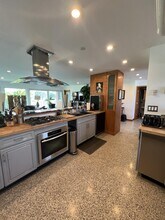 2200 NE 26th St-Unit -A in Wilton Manors, FL - Building Photo - Building Photo