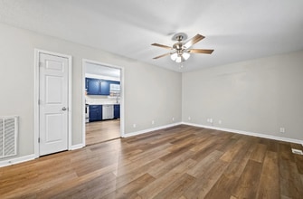 1846 Cunningham Ridge in Clarksville, TN - Foto de edificio - Building Photo