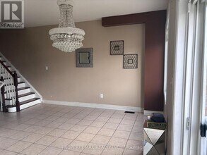 16 St Grace Ct in Brampton, ON - Building Photo - Building Photo