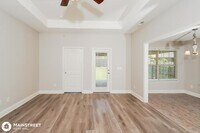 825 Clover Ave photo'