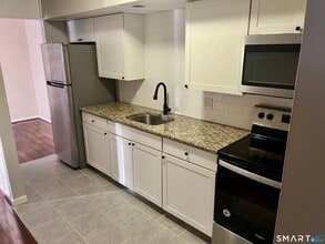 105 Horse Pond Rd in Salem, CT - Building Photo - Building Photo