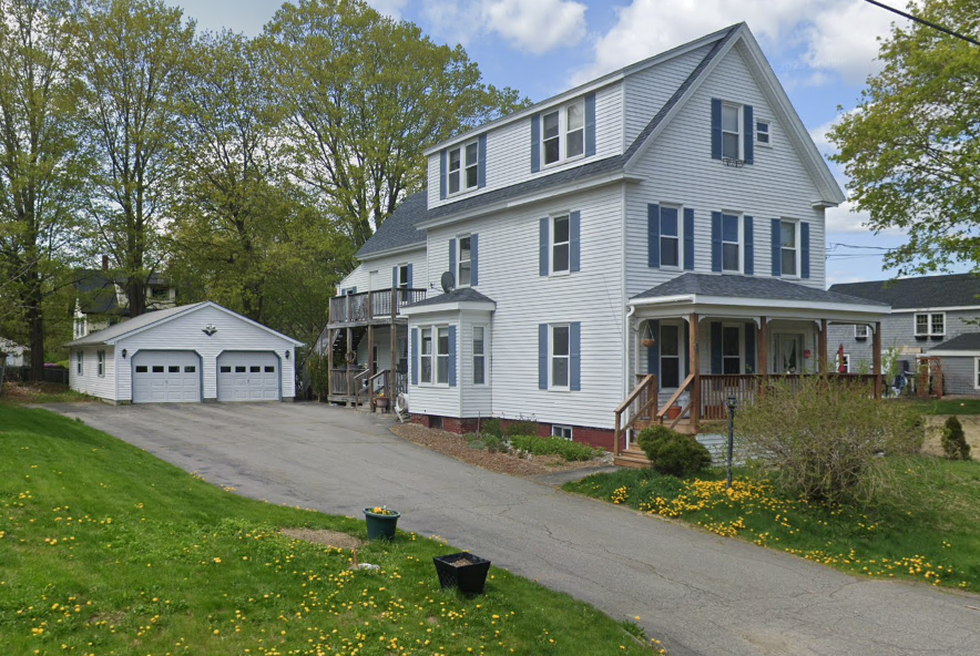 53 Elm St, Unit 2nd Floor in Gardiner, ME - Foto de edificio