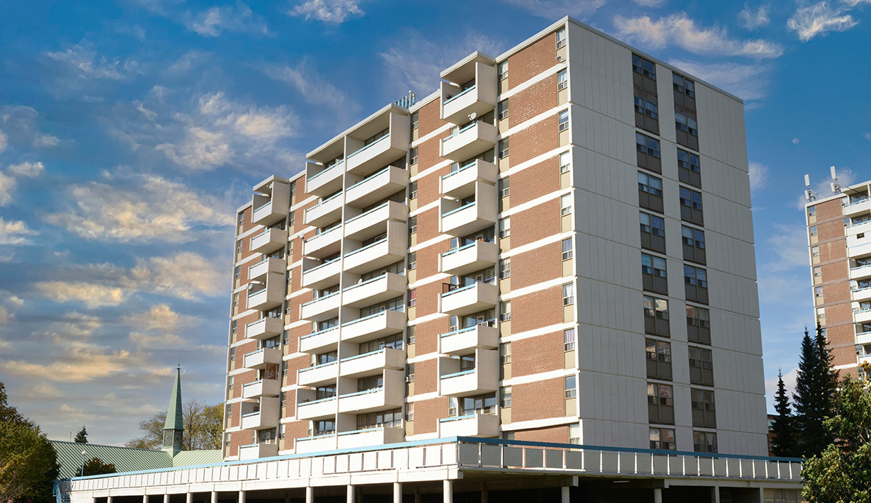 Tower Three in Hamilton, ON - Building Photo