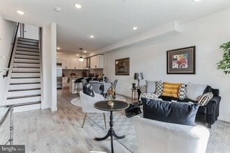 5633 Warrington Ave in Philadelphia, PA - Building Photo - Building Photo
