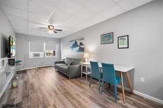 21 S Little Rock Ave in Ventnor City, NJ - Building Photo - Building Photo