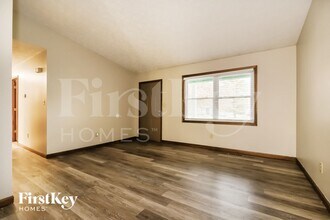 6317 Watercrest Way in Indianapolis, IN - Building Photo - Building Photo