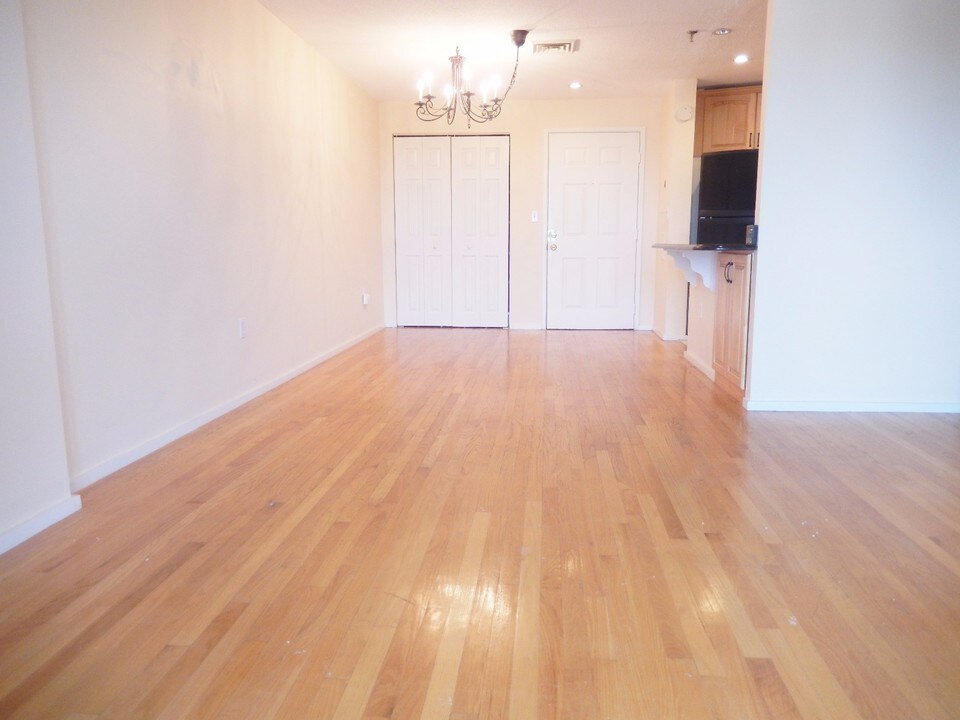 90 Quincy Shore Dr-Unit -721 in Quincy, MA - Building Photo