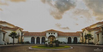 11 Taylor St in Mission, TX - Building Photo