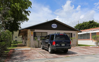 708 NE 14th St in Fort Lauderdale, FL - Foto de edificio - Building Photo