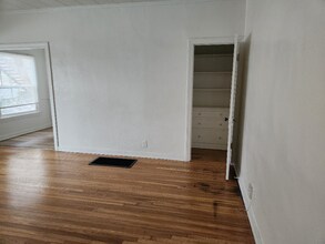 2025 Cheremoya Ave in Los Angeles, CA - Foto de edificio - Building Photo