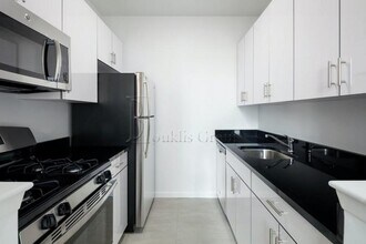 30 Carlisle St in New York, NY - Building Photo - Building Photo