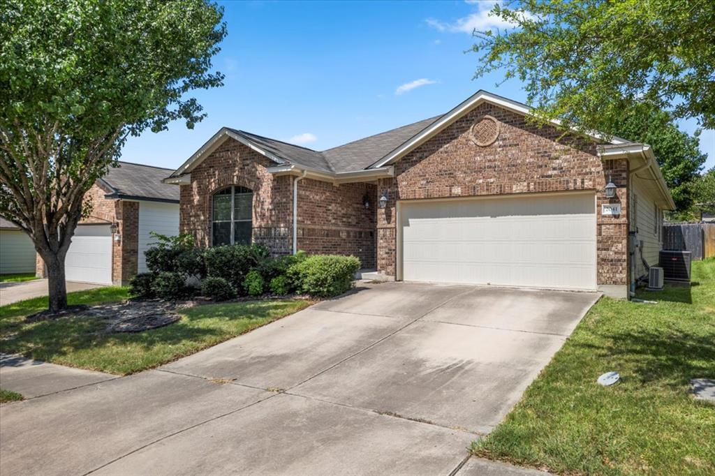 2041 Livonia Dr in Buda, TX - Building Photo