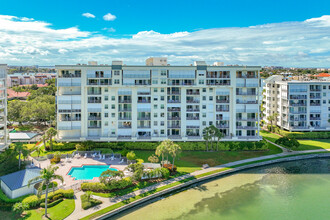 Windwards at Harbourside Condo in South Pasadena, FL - Building Photo - Building Photo