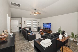 1743 Wesleyan St in Timbercreek Canyon, TX - Building Photo - Building Photo