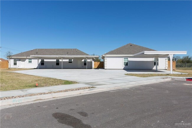 property at 3405 E Zinnia Ave