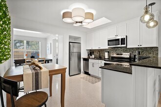 13 SE Sailfish Ln in Stuart, FL - Foto de edificio - Building Photo