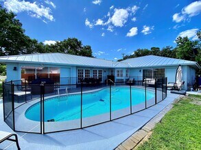 3051 SW Earl Ave in Palm City, FL - Foto de edificio - Building Photo