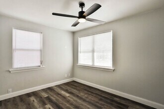 711 N Elm Ave in St. Louis, MO - Building Photo - Building Photo