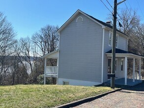 102 High St in Pomeroy, OH - Building Photo - Building Photo