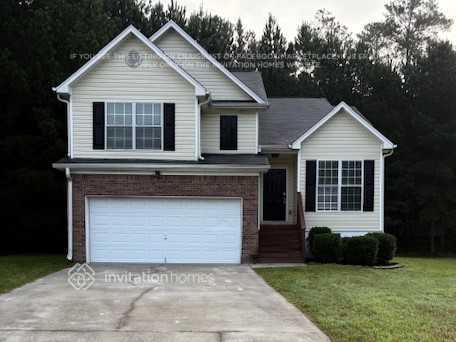 5213 Summer Brooke Ct in Union City, GA - Building Photo