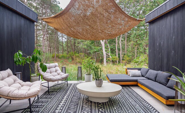 17 Bay View Ave in East Hampton, NY - Building Photo - Building Photo