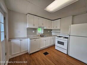 2103 Hollister Ave in Scranton, PA - Building Photo - Building Photo