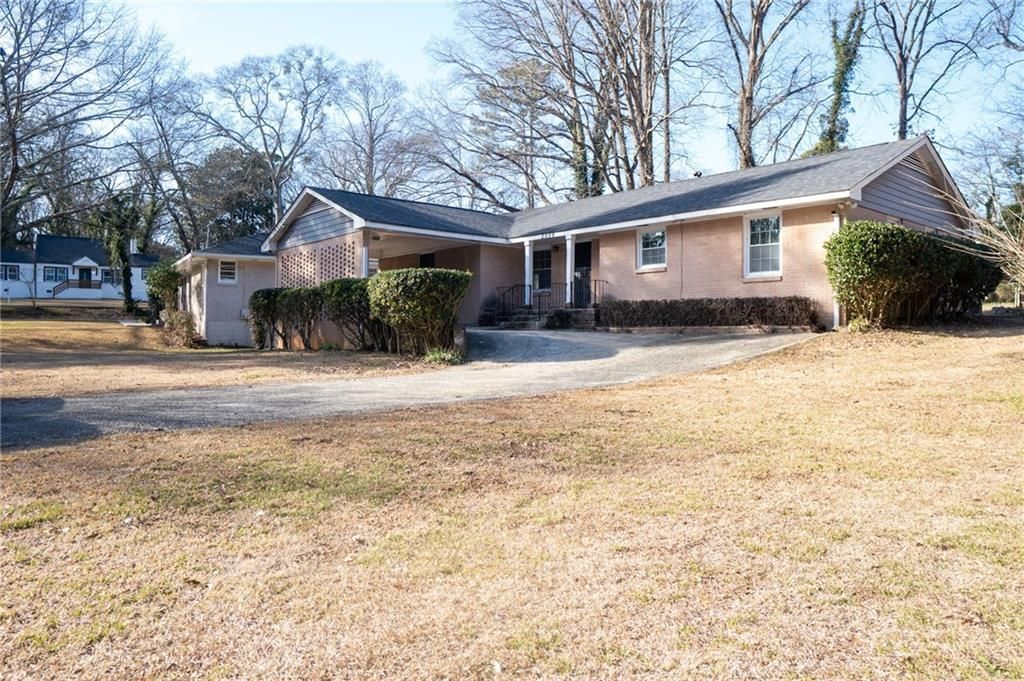 2589 Browns Mill Rd SE in Atlanta, GA - Building Photo