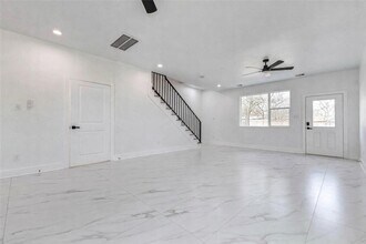 5912 Mayle St in Houston, TX - Building Photo - Building Photo