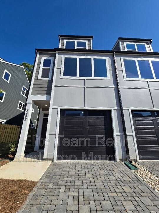 2432 Arty Ave in Charlotte, NC - Foto de edificio