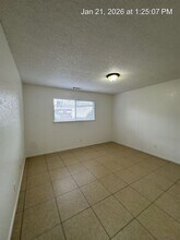 2021-2025 S Tracy Ct in Visalia, CA - Building Photo - Building Photo