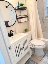 148 Riverthorn Rd in Middle River, MD - Building Photo