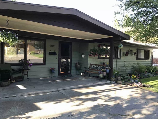 property at 3823 E 15th Ave