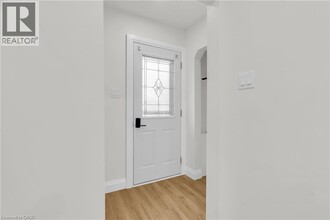 22 Ash St in Kitchener, ON - Building Photo - Building Photo