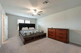 100 Comet Dr in Jarrell, TX - Building Photo - Building Photo