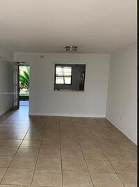 10425 SW 112th Ave in Miami, FL - Building Photo - Building Photo