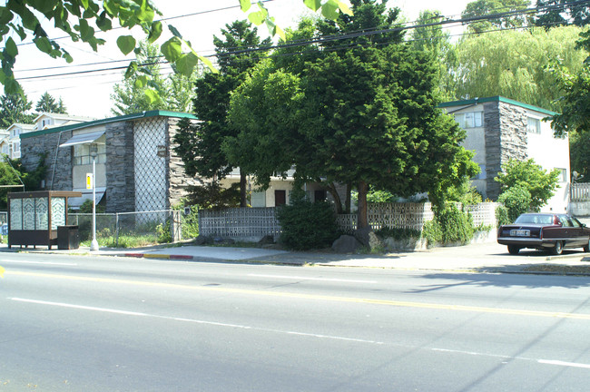 Heather Apartments in Seattle, WA - Building Photo - Building Photo