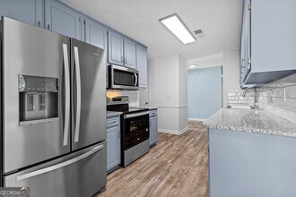 484 Creek Crossing Ct in Grayson, GA - Building Photo - Building Photo